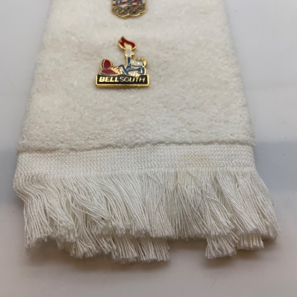 Vintage Bellsouth USA 1996 Olympic Games Embroidered Towel and Pins - Picture 6 of 16